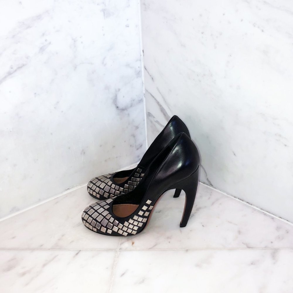 Alaia Studded Pumps